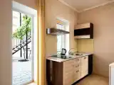 Семейный номер Курортный №4 с двумя отдельными спальнями, кухней и отдельным входом возле бассейна
