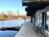 Коттедж баня "Берлога" на воде