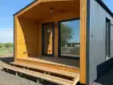 Двухместный домик с двуспальной кроватью