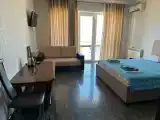 Семейный номер с боковым видом на море