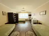 Трехместный номер с основными удобствами