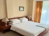Двухместный номер с 1 кроватью и террасой , вид на сад