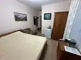Трехместный номер «Комфорт» с душем