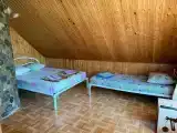 Бюджетный трехместный номер с балконом с видом на горы