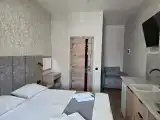 Трехместный номер с террасой
