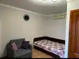 Двухместный номер с двуспальной кроватью и дополнительной кроватью