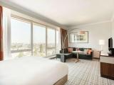 Полулюкс, 1 двуспальная кровать «Кинг-сайз», вид на канал (High Floor)