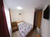 Трехместный номер с собственной ванной комнатой