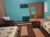 Трехместный номер «Комфорт» с душем
