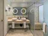 Luxury Junior Suite Swim Out Diamond Club