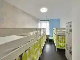 Кровать в 6-местном общем номере
