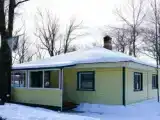 Коттедж эконом с 3 двуспальными кроватями