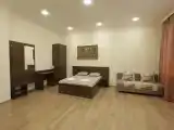 Номер-студия с кроватью размера "king-size" и диван-кроватью
