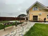 Дом с видом на озеро