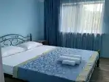 Трехместный номер с видом на сад