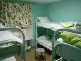Койко-место на двухъярусной кровати в 6-местном номере для мужчин