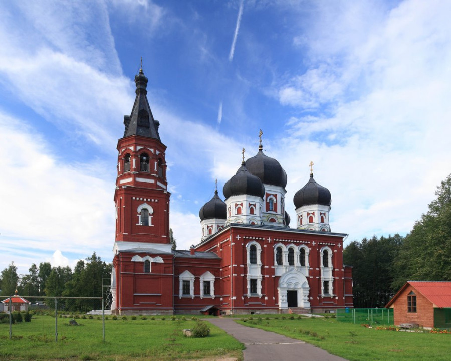 Александро-Невский монастырь в Маклаково