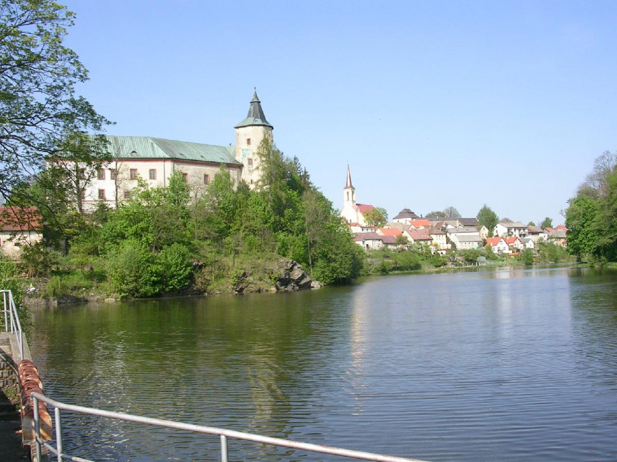 Замок Жировнице