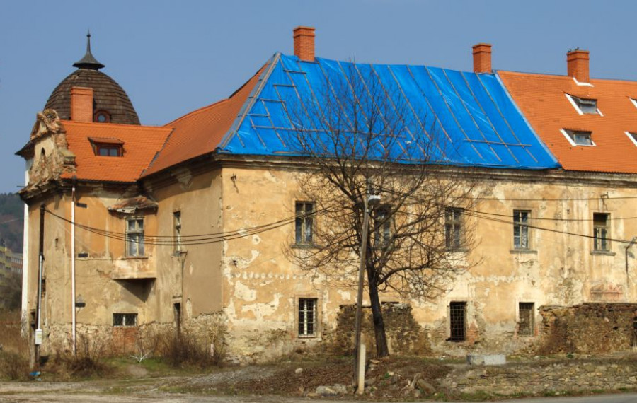 Замок Кралув Двур