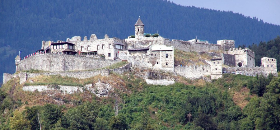 Замок Ландскрон