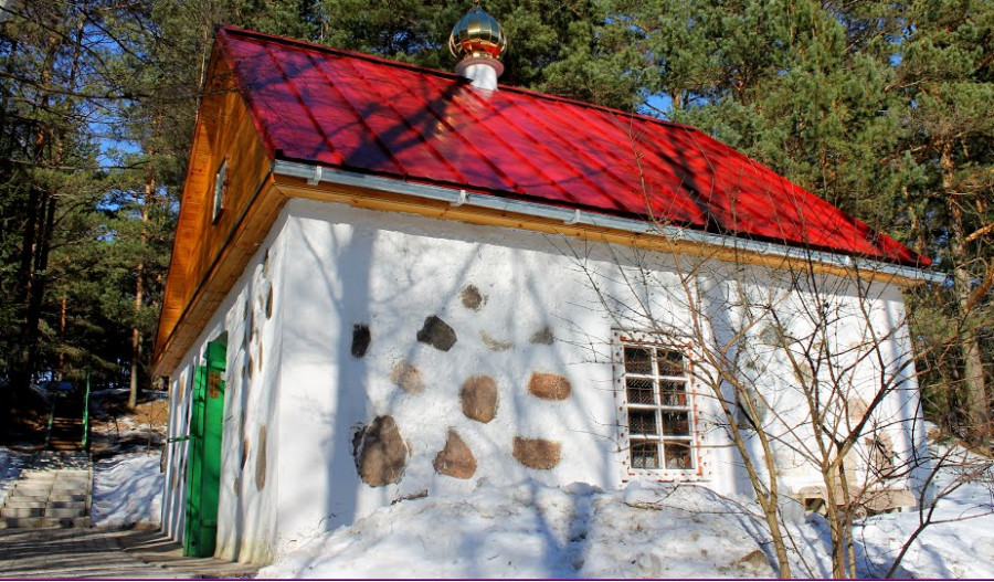 Святой источник и Ивановская часовня
