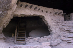 Скальные жилища в долине Хила