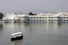 Озёрный дворец Озёрный дворец