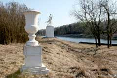 Парк советских скульптур на канале имени Москвы Парк советских скульптур на канале имени Москвы